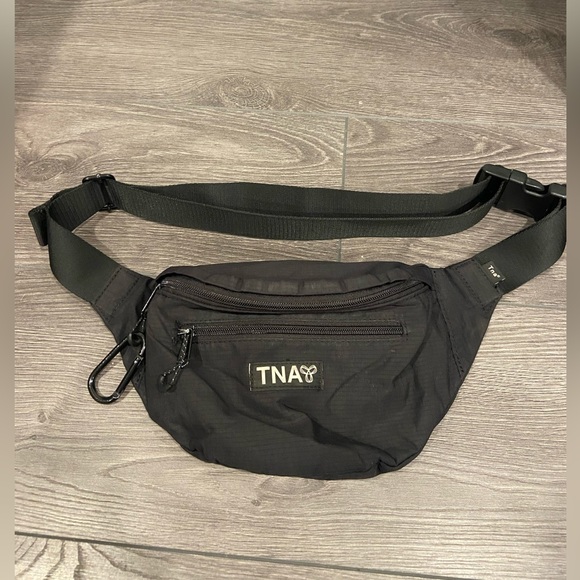 Aritizia Tna Anni waist pack - Picture 3 of 8